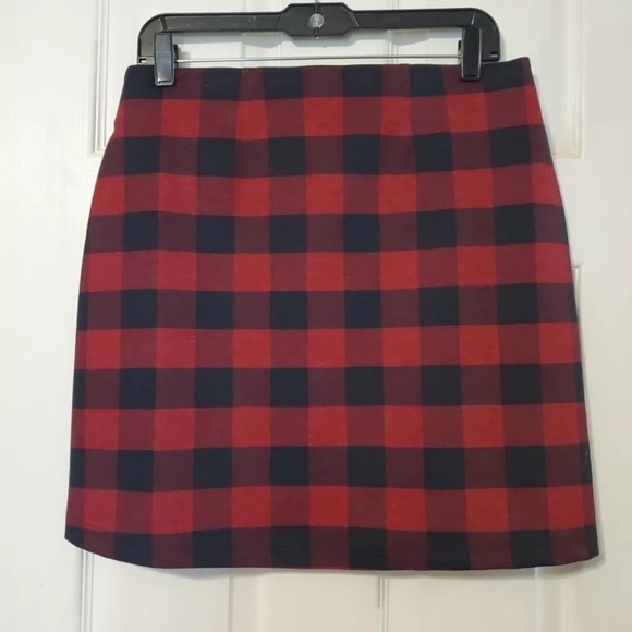 Maurices Medium Red and Black Buffalo Plaid A-Line Short Skirt - Picture 1 of 5